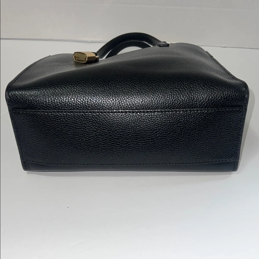 Marc Jacobs compact marc